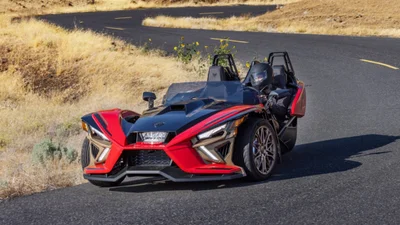 Polaris представив триколісний спорткар Slingshot Signature LE - 16 лютого 2022 - Auto24