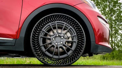 Первым серийным автомобилем с "вечными" колесами Michelin может стать Chevrolet Bolt