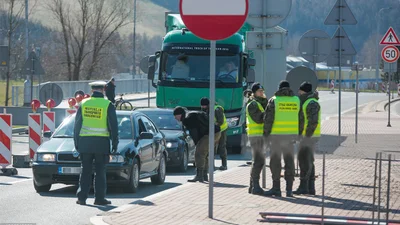Еміграція в ЄС 2022: як пересуватись на авто між країнами