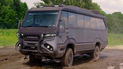 Украинские защитники получили внедорожные автобусы Torsus