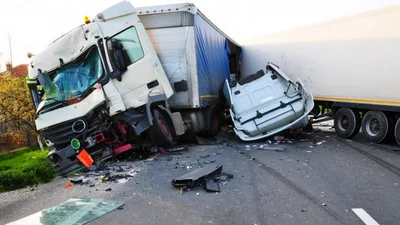 Якщо ДТП вчинив найманий водій, хто несе відповідальність? - 27 квітня 2022 - Auto24