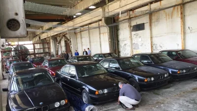 У Болгарії знайшли склад абсолютно нових BMW E34 5-Series - 5 травня 2022 - Auto24