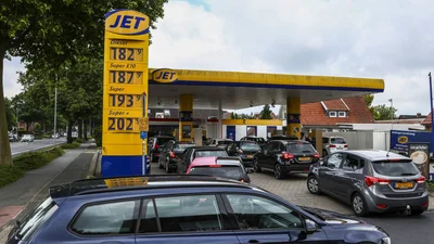 В Германии очереди на АЗС за бензином такие же, как в Украине: причина