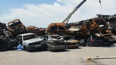 В Мариуполе показали кладбище автомобилей