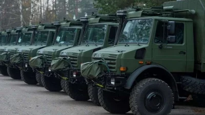 Україна отримала партію військових автомобілів з Литви