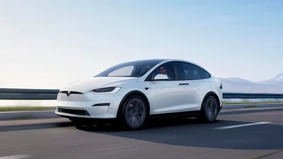 Tesla сканирует ямы на дороге - Auto24