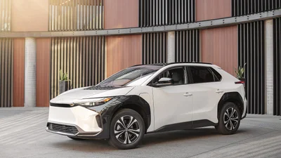 Первый электромобиль Toyota оказался бракованным: производитель выкупает их у владельцев