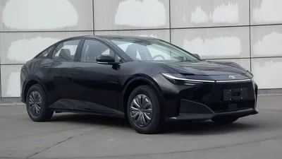Toyota готовит электрический седан размером с Camry
