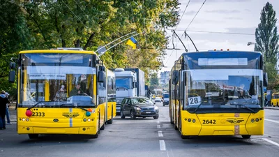 Коммунальный транспорт столицы продолжит остановки во время тревог