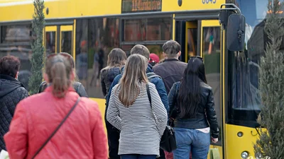 У Києві можуть скасувати зупинку громадського транспорту по повітряній тривозі - 28 вересня 2022 - Auto24