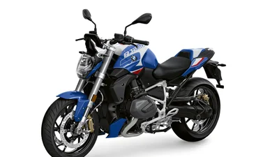 Представлений BMW R 1250 R 2023 року