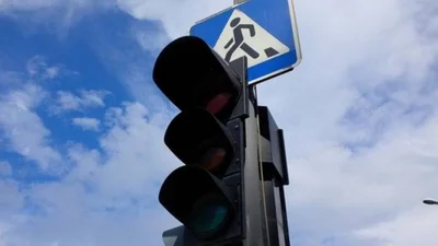Как проехать перекресток, если не работает светофор: подсказки
