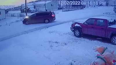 Жінка на мінівені виконала ідеальний розворот заднім ходом: відео