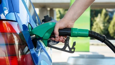 На українських АЗС спостерігається поступове зниження цін