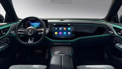Новий Mercedes-Benz E-Class 2024 отримав три екрани та камеру для селфі