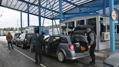 Які вживані легковики привозили з-за кордону в лютому