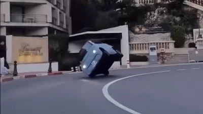 Відео ДТП електромобіль Citroen Ami в Монако - Auto24