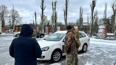 Таможня передала конфискованные автомобили в ВСУ