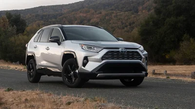 Среди украинцев растет популярность гибридных авто