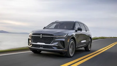 Lincoln Nautilus получил экран диагональю 122 сантиметра