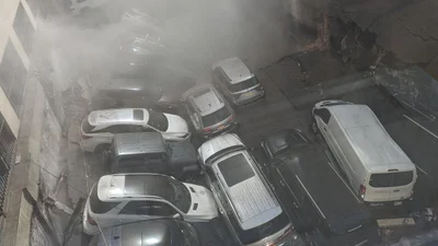 У Нью-Йорку завалился паркінг з сотнями автомобілів