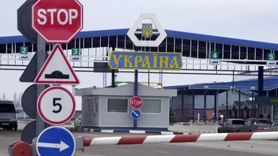 Легкові авто перетинатимуть кордон з використанням електронної черги