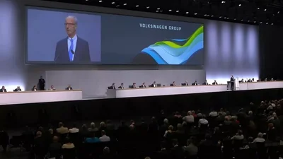Екоктивісти кидались тортами на щорічних зборах Volkswagen: відео