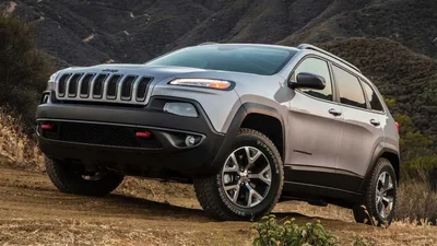 Jeep відкликає 132 тисячі Cherokee через небезпеку пожежі