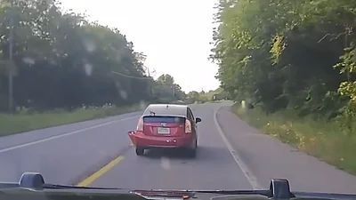 Полицейские догоняли Toyota Prius: видео события