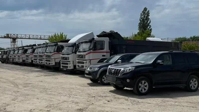 Автомобілі родичів Медведчука та Козака поїхали служити в ЗСУ