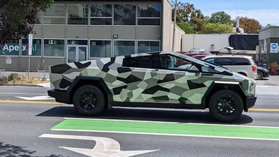 Tesla Cybertruck замечен с заводским камуфляжем