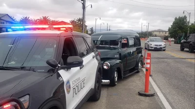 Ретроавтомобіль без гальм потрапив у ДТП з поліцейською машиною