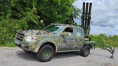 Міні-установка БМ-21 "Град" на пікапі - Auto24