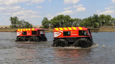 Ще дві амфібії "Богун" прибули у Херсон - Auto24