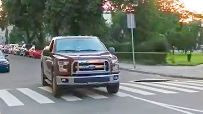 Мажоры в Тернополе на автомобилях пугали прохожих - Auto24