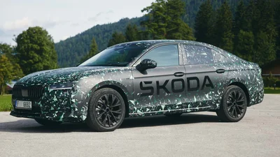 З’явились шпигунські фото нового Skoda Superb - Auto24