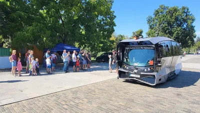 Автономний автобус Aurrigo Auto-Shuttle: опис, фото, відео - Auto24