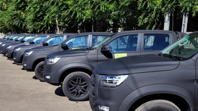 Чорні пікапи JAC T8 пішли на передову - Auto24