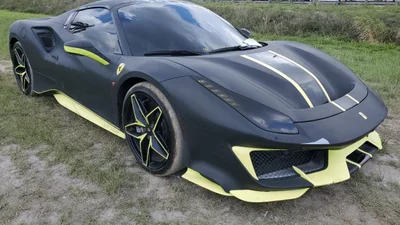 Викрадене Ferrari офіційно продали вдвічі дешевше за ринкову вартість
