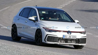 Фото нового Volkswagen Golf GTI без камуфляжу - Auto24