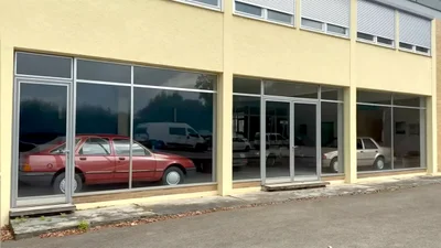 У покинутому автосалоні машини простояли 37 років - Auto24