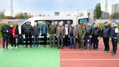 Благодійний матч назбирав на мікроавтобус Ford Transit - Auto24