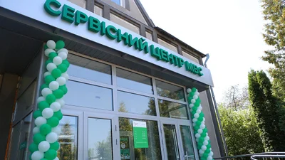 Сестры-близняшки поменялись местами во время теоретического экзамена - Auto24