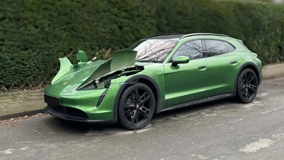 Воры похитили фары с Porsche Taycan с помощью ножниц по металлу: фото