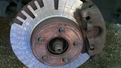 Три ознаки що гальмівні диски зношені - Auto24