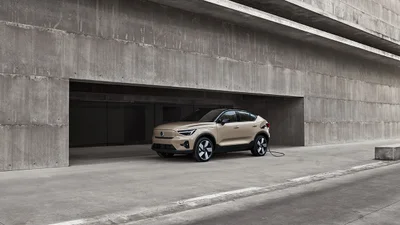 Volvo сповіщатиме водіїв про аварію за сотню метрів від місця події - Auto24
