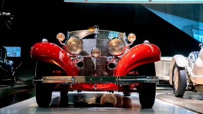 Улюбленець публіки в музеї Mercedes-Benz родстер 500 K святкує ювілей - 13 березня 2024 - Auto24