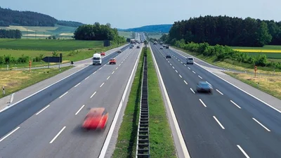 Чому швидкість на німецьких автобанах необмежена- Auto24
