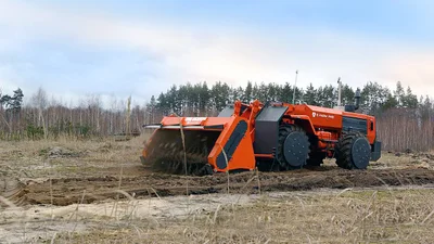 Україна вже має 85 тракторів гуманітарного розмінування: статистика - Auto24