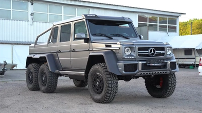 Mercedes G-Wagon 6x6 Conversion: Перетворіть свій позашляховик на інженерний шедевр